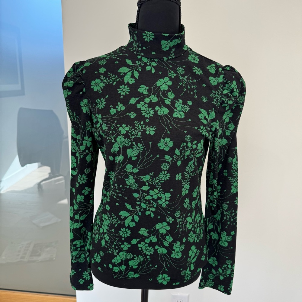 Who What Wear Green Floral Blouse